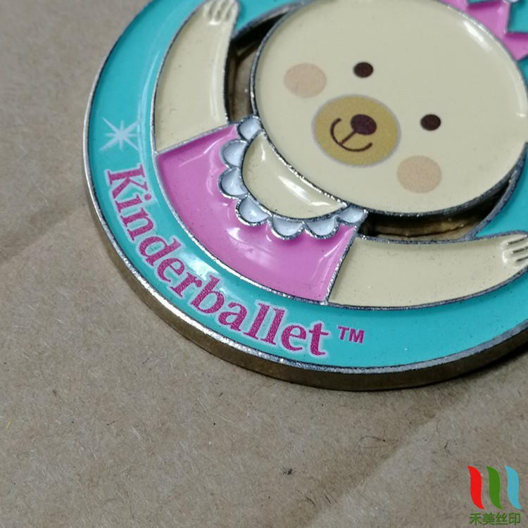 kinderballet小猪金属挂饰 商标
